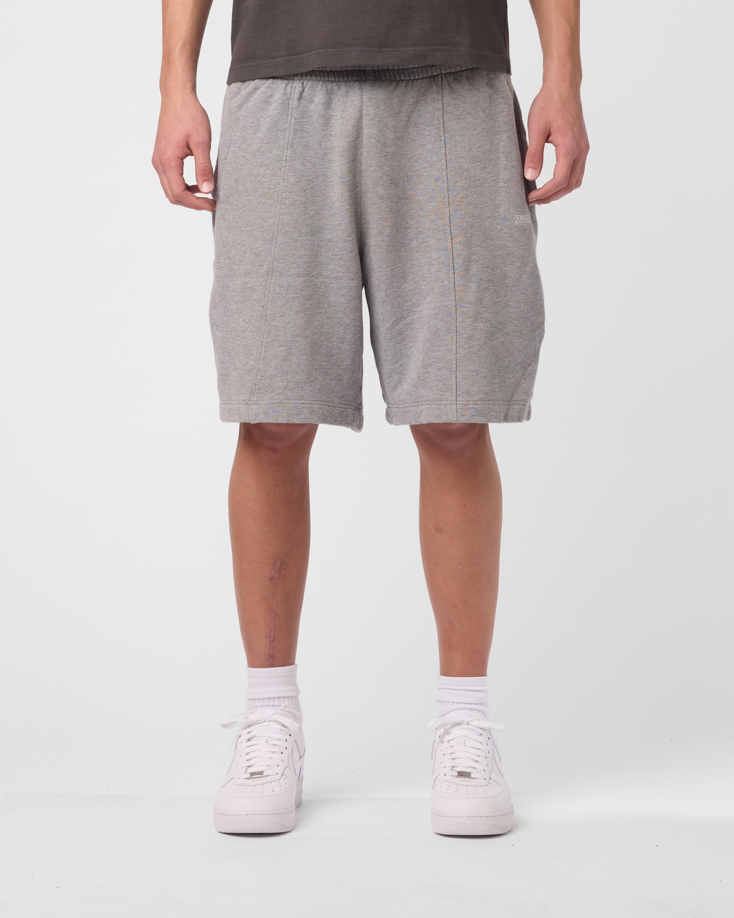 CLASSIC LOGO SWEATSHORTS